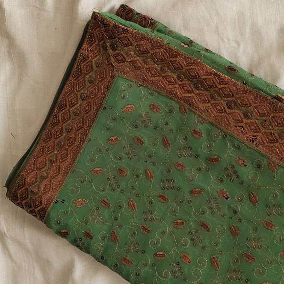 Party wear saree - Picture 6 of 10